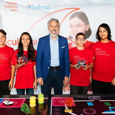 100 bin çocuğa kodlama öğretecek