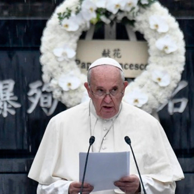 Papa'dan dünyaya nükleer silah çağrısı