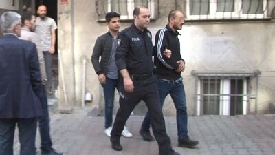 Hırsızı çatıya kilitledi!