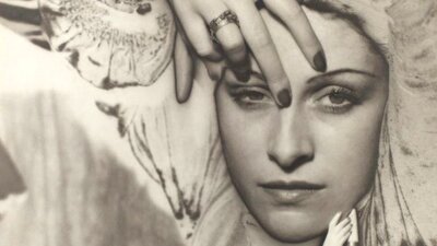 Dora Maar: Picasso'nun sevgilisi gölgelerinden kurtuluyor