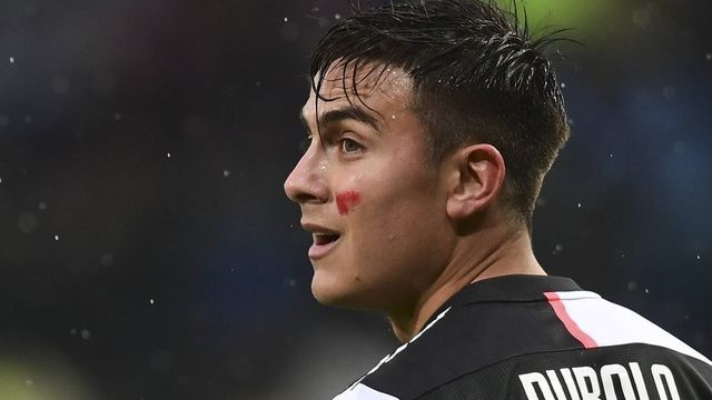 İtalya'da futbolculardan kadına yönelik şiddete 'kırmızı kart'