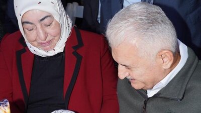 Eşinin Öğretmenler Gününü kutladı