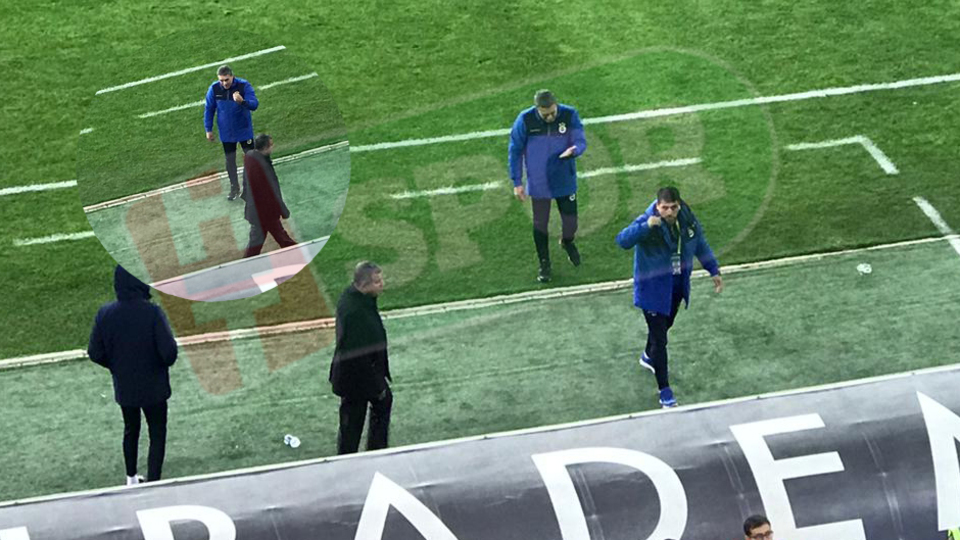 Yanal'ın başına su şişesi atıldı!