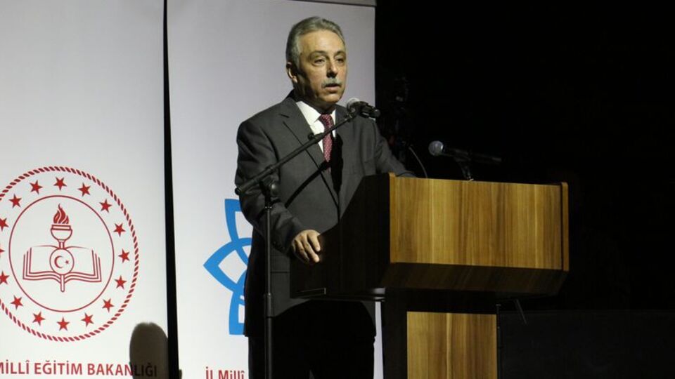 'Öğretmen misin?' fırçası! Vali'den açıklama