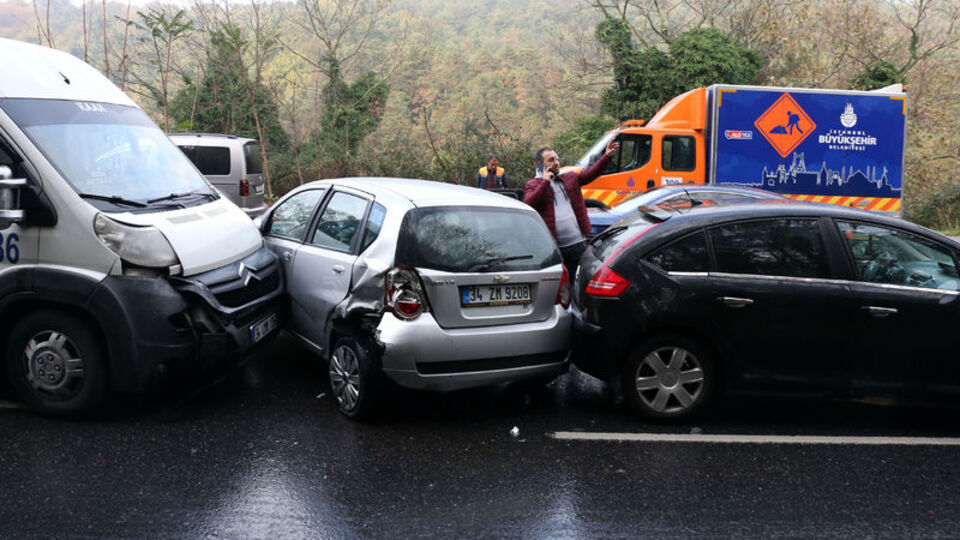Faciadan dönüldü! Tam 8 araç