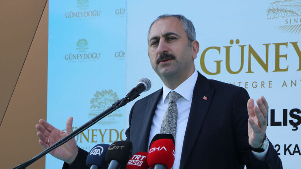 Adalet Bakanı'ndan "ev hapsi" mesajı