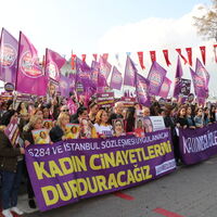 Türkiye'de 328 günde 303 kadın katledildi!