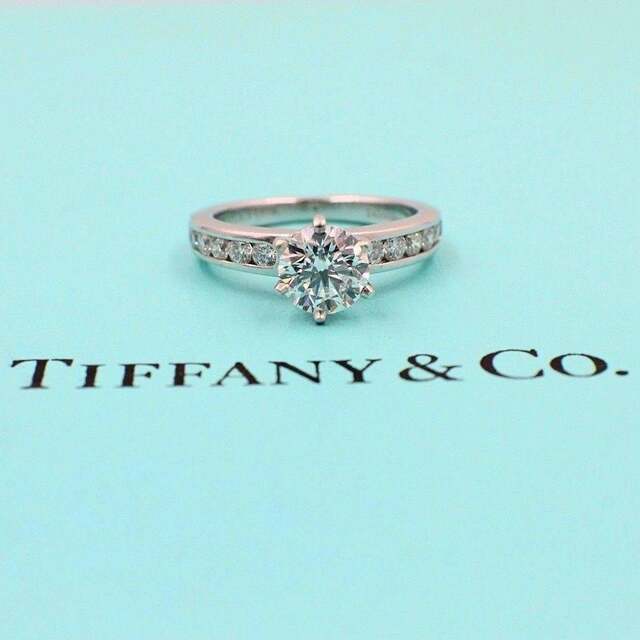Tiffany 16.2 milyar dolara Fransızların