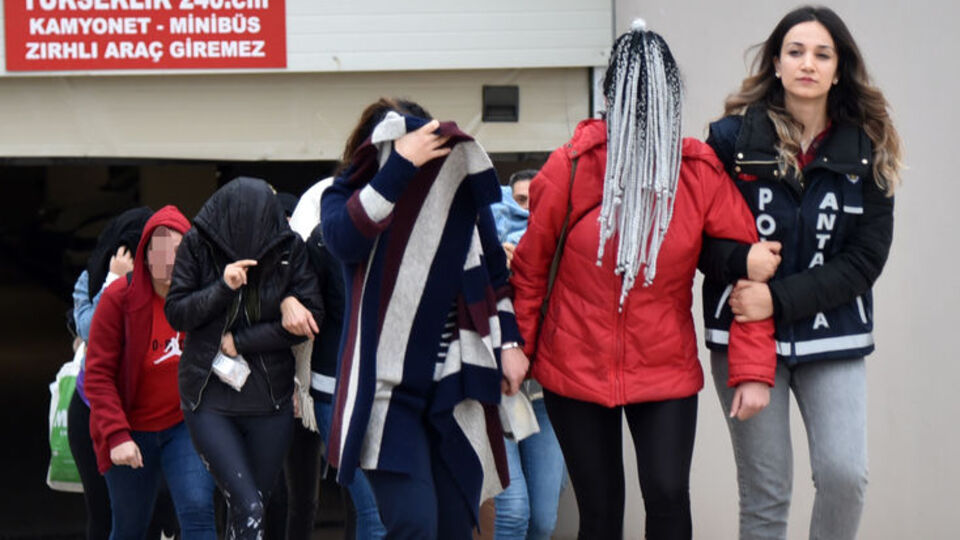 Jigolo çetesine 9 tutuklama!