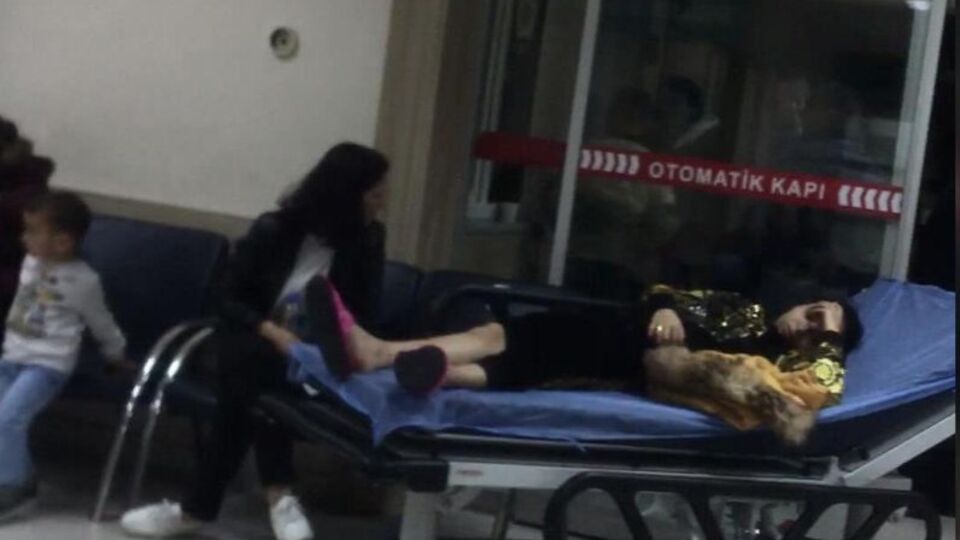 Müşterisini darp edip taksiden attı!