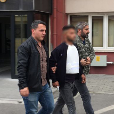 Ablasının erkek arkadaşını bıçakla öldürdü!