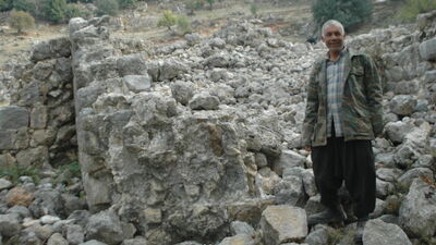 Keçileri otlatırken buldu