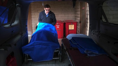 ABD hızlı yaşayıp genç ölüyor