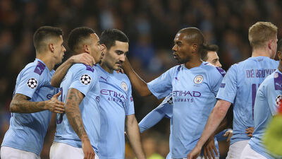 Manchester City tur atladı