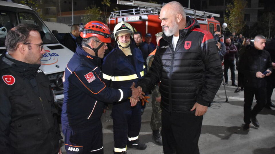 Arnavutluk Başbakanı'ndan Türkiye'ye teşekkür