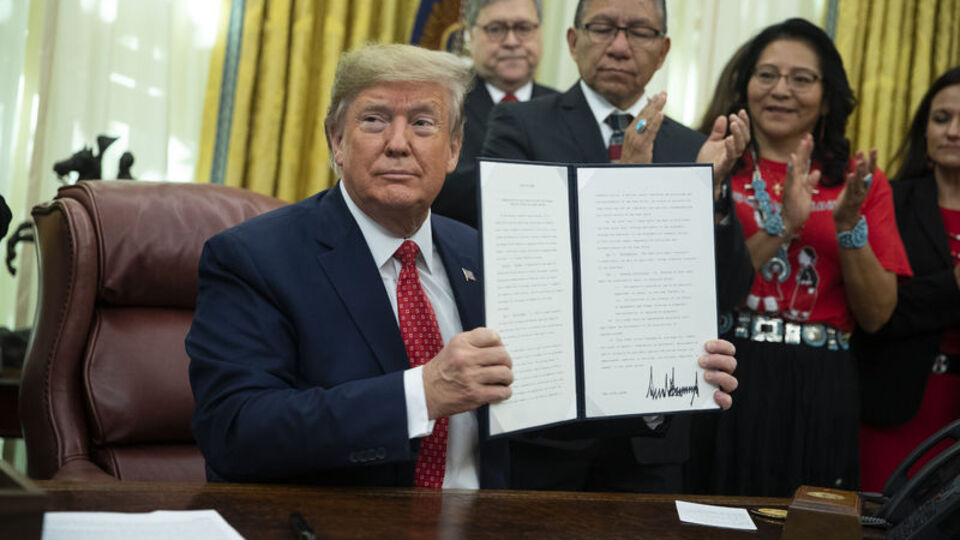 Trump'tan Hong Kong tasarısına onay