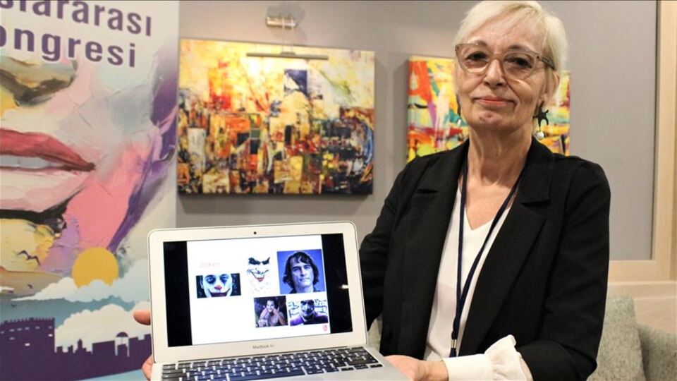 Dudak yarığı hastasıymış...