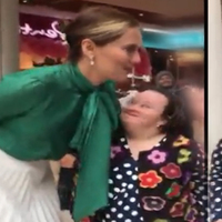 Akalın'dan down sendromlu hayranına jest