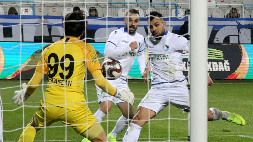 Erzurumspor 2. yarıda açıldı