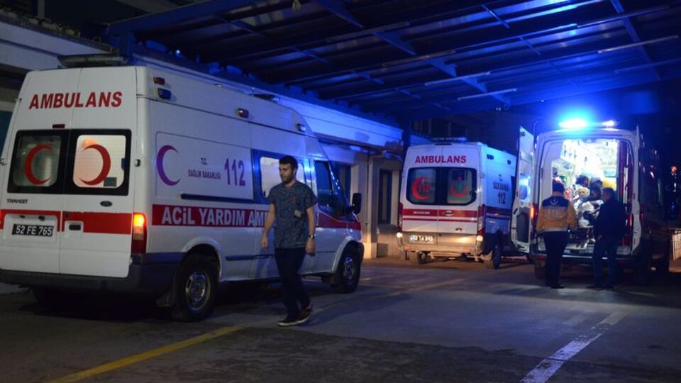 Abisinin gözü önünde katlettiler!