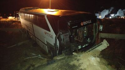 Taraftarları taşıyan otobüs kaza yaptı: Yaralılar var