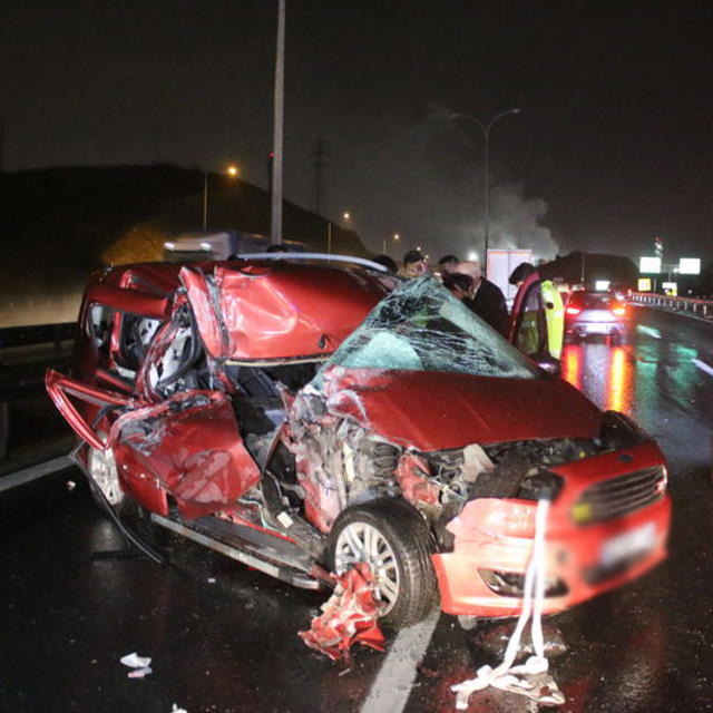 Kocaeli'de feci kaza! 1 ölü, 5 yaralı