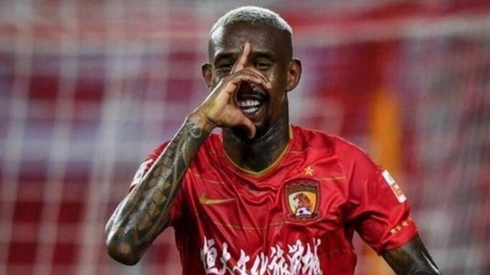 Talisca, Çin'de şampiyon oldu