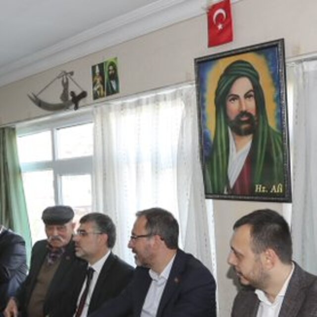 Bakan Kasapoğlu'ndan Cemevi ziyareti