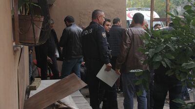 Evlat vahşeti! Peşinden ağladığı oğlu öldürdü!