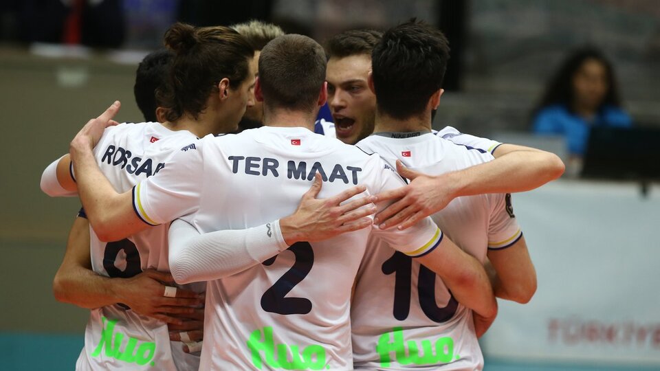 Fenerbahçe, İBB'yi geçti