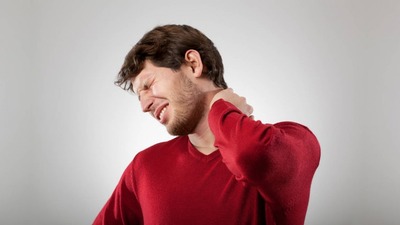 Boyun fıtığı belirtileri nelerdir? Nasıl tedavi edilir?