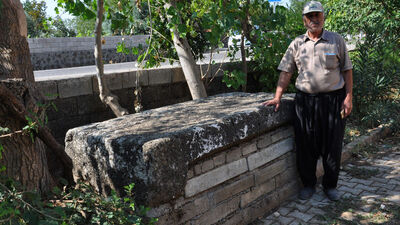 Musalla taşı Roma dönemi lahiti çıktı!