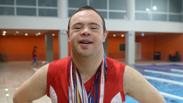 Down sendromlu yüzücü olimpiyatı istiyor