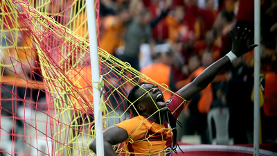 Gomis gemileri yaktı!