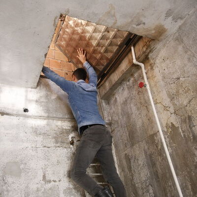 10 yıl hapisle aranıyordu! Kümeste yakalandı!