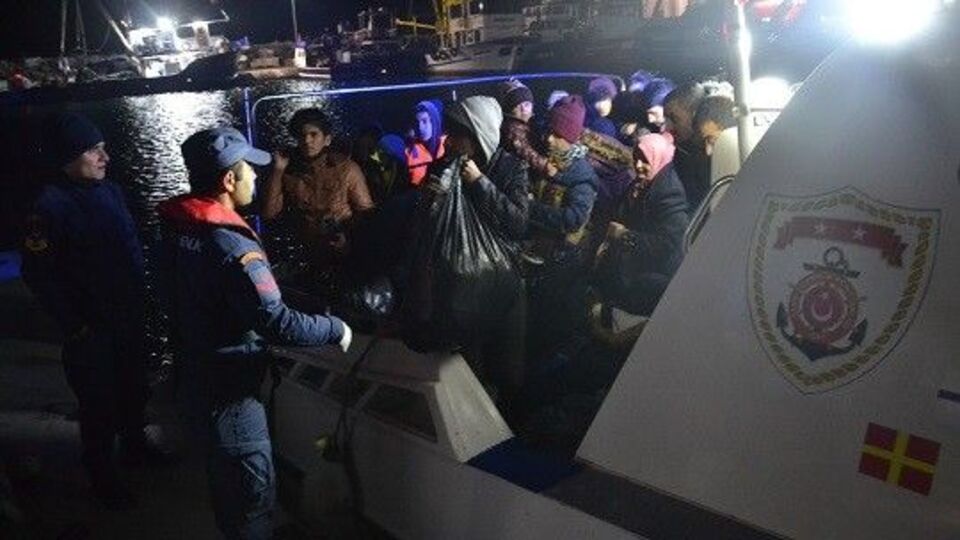 İzmir'de 47 kaçak göçmen yakalandı