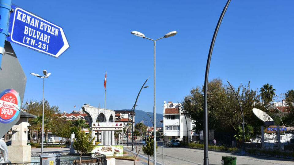 Marmaris'te Kenan Evren Bulvarı'nın adı Bülent Ecevit Bulvarı oldu