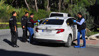 Otomobil sürerken tüfekle öldürüldü!