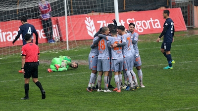 Yağmurdan Demba Ba çıktı!