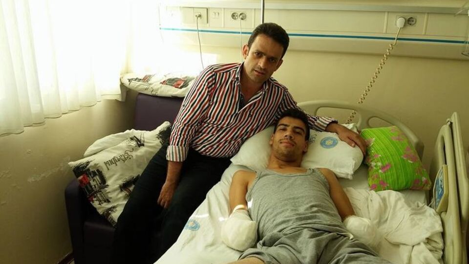 Çift kol nakli yapılan Yusuf ayağa kalktı