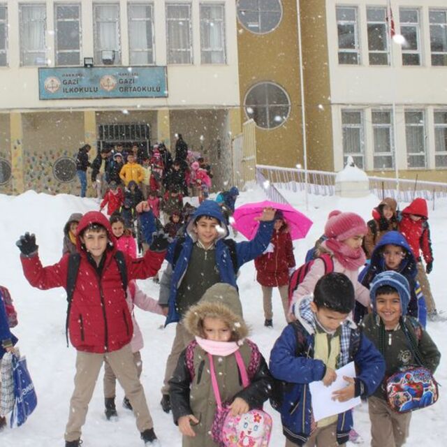 Bugün okullar tatil mi?