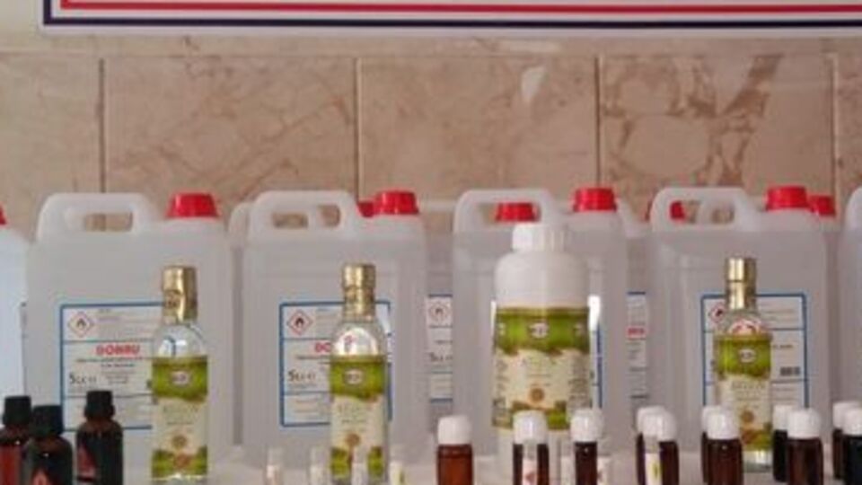 İzmir'de yılbaşı öncesi kaçak içki operasyonu