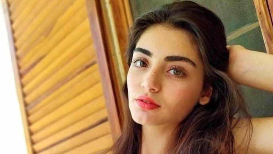 Özge Törer kimdir?