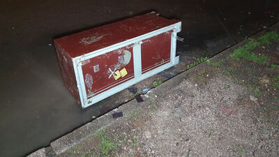 Sürükleyerek çıkardılar! 150 kiloluk para kasası!