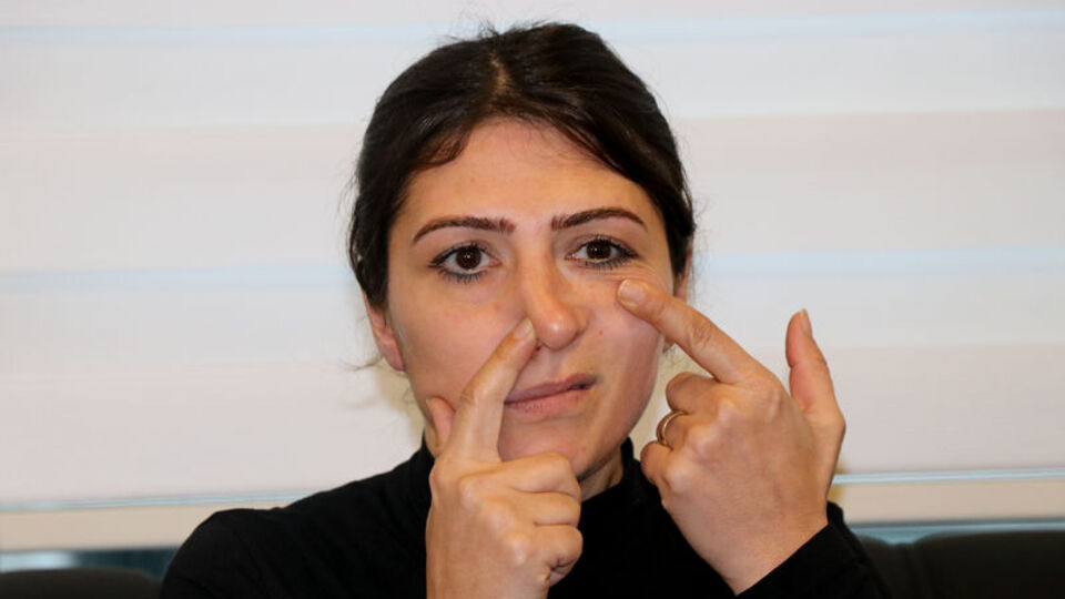 Petek Dinçöz burnu istedi! Ama...