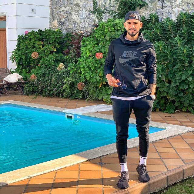 Gökhan Çıra kimdir?