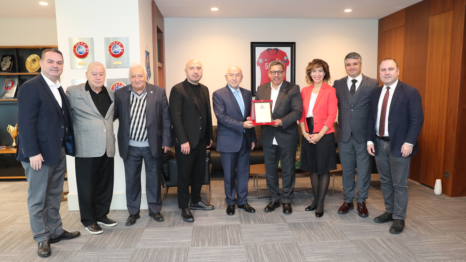 Futbol Vakfı'ndan Özdemir'e ziyaret