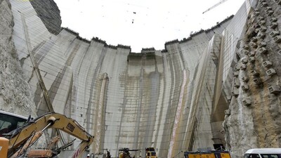 Sadece gövdesine 2.2 milyon metreküp beton döküldü