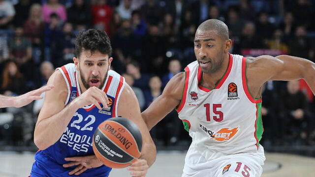 Anadolu Efes, Baskonia deplasmanında