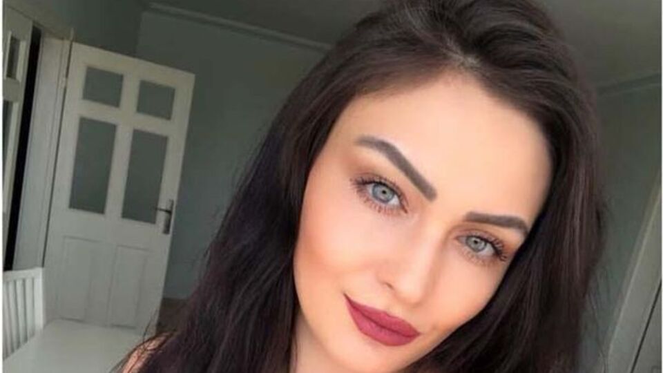Doktordan Ayşe'ye hakaret dolu mesajlar!